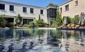HPC Suites, Parking, Piscine chauffée